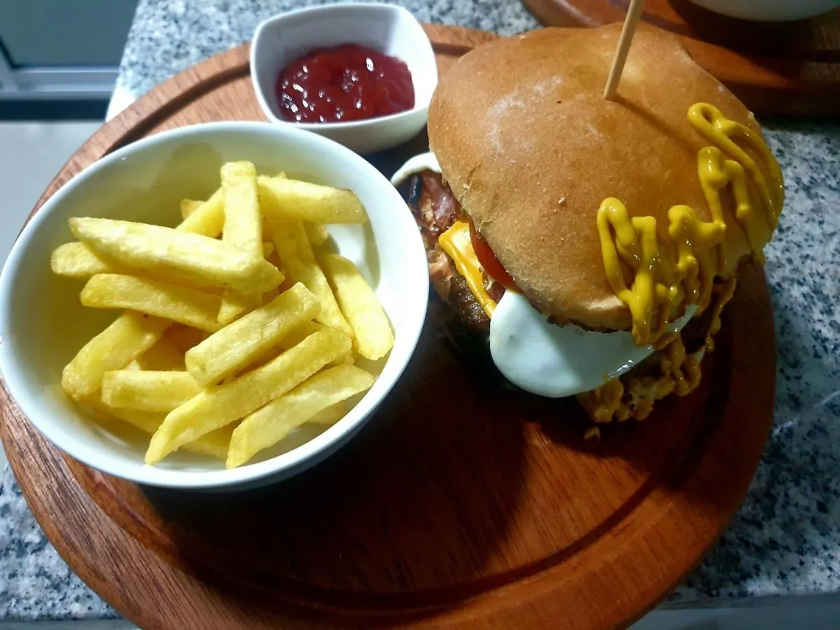 Hotel Txon Dfogo Pensao Restaurante São Filipe